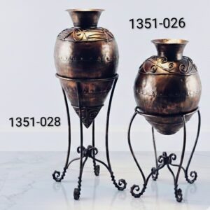 銅製花瓶架